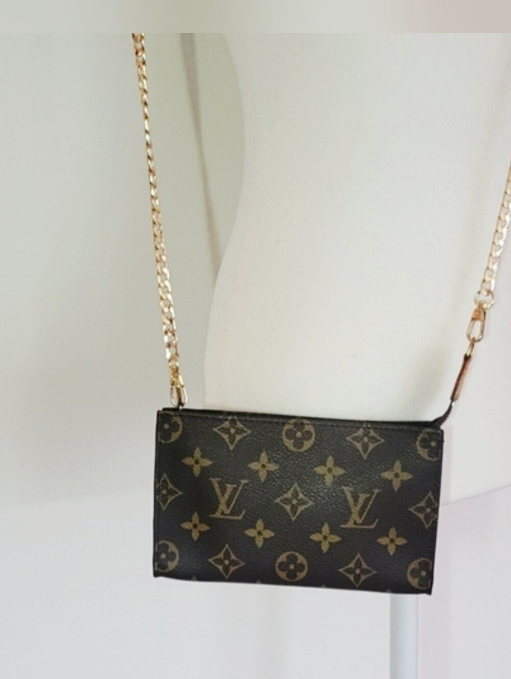 Authentic Louis Vuitton Monogram Pouch - Picture 4 of 11